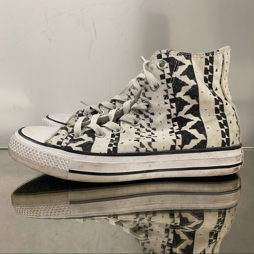 Converse Chuck Taylor Hi-Top - Picture 4 of 5
